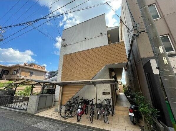 Win荒子(ウィンアラコ)の物件外観写真